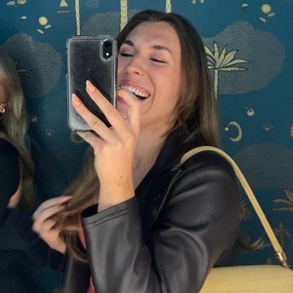 Meet your Posher, Kasandra - Picture 2 of 4